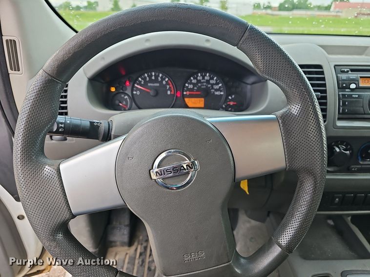 image for item EJ5387 2013 Nissan  Frontier  King Cab pickup truck