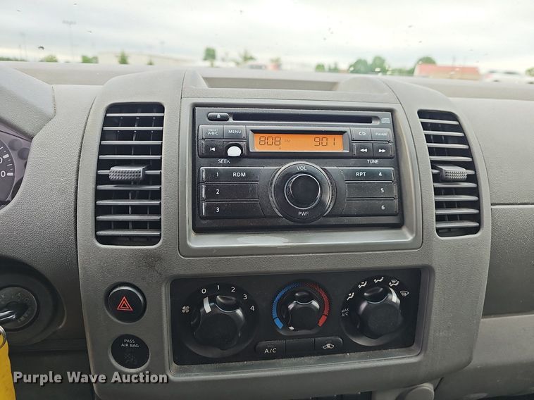 image for item EJ5387 2013 Nissan  Frontier  King Cab pickup truck