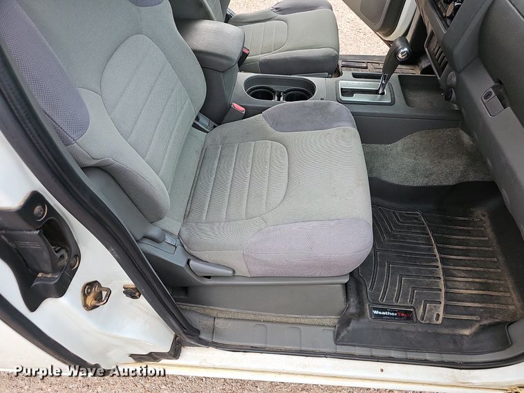 image for item EJ5387 2013 Nissan  Frontier  King Cab pickup truck