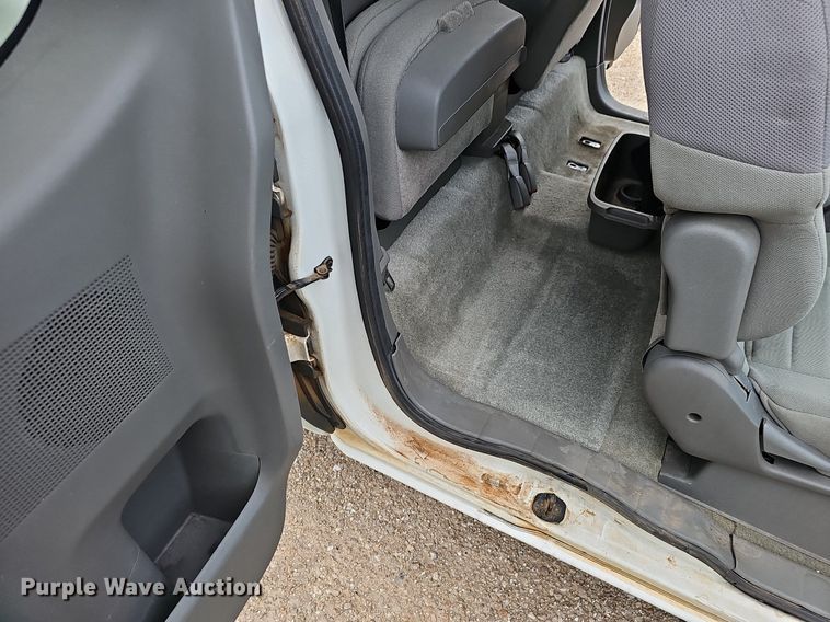 image for item EJ5387 2013 Nissan  Frontier  King Cab pickup truck