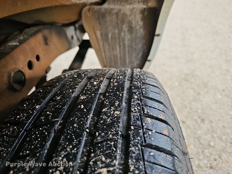 image for item EJ5387 2013 Nissan  Frontier  King Cab pickup truck