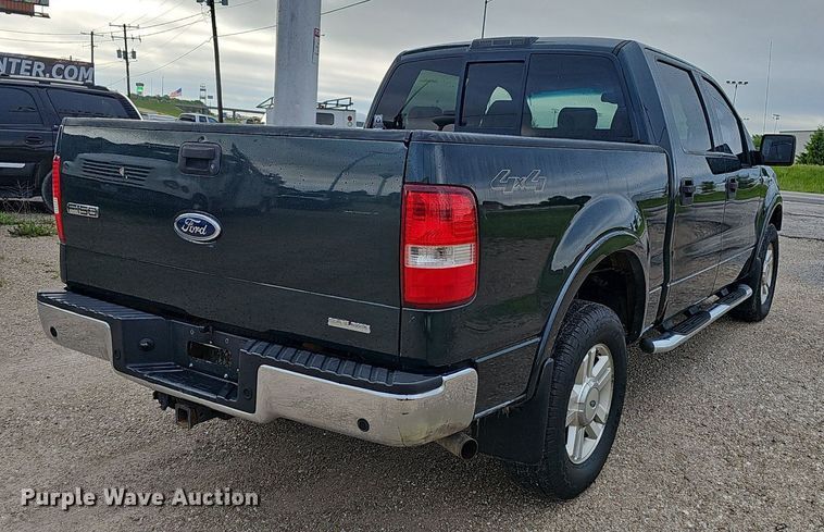 image for item EJ5388 2004 Ford F150 SuperCrew pickup truck