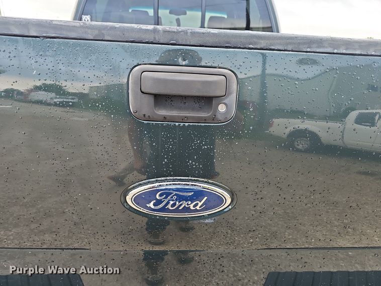 image for item EJ5388 2004 Ford F150 SuperCrew pickup truck