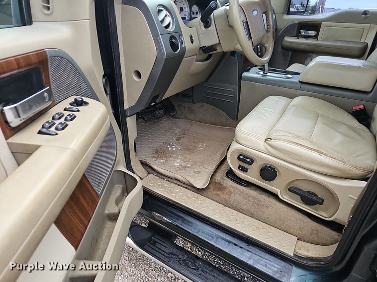 image for item EJ5388 2004 Ford F150 SuperCrew pickup truck