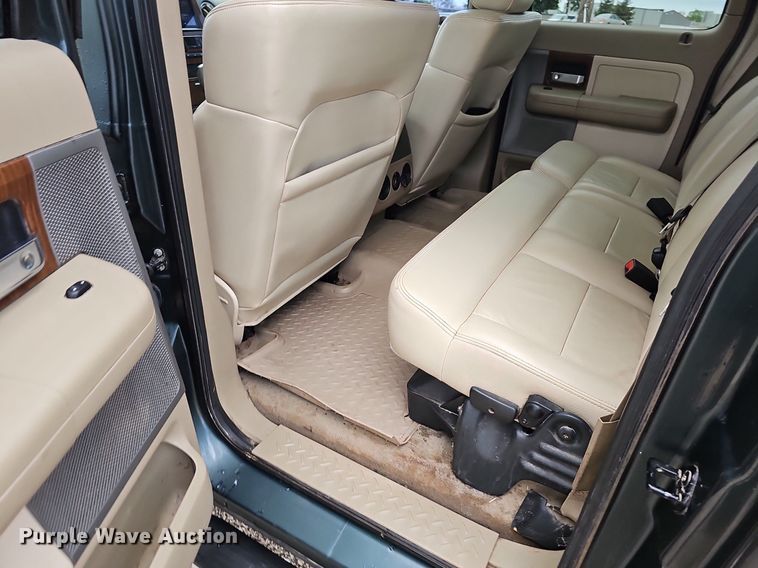 image for item EJ5388 2004 Ford F150 SuperCrew pickup truck