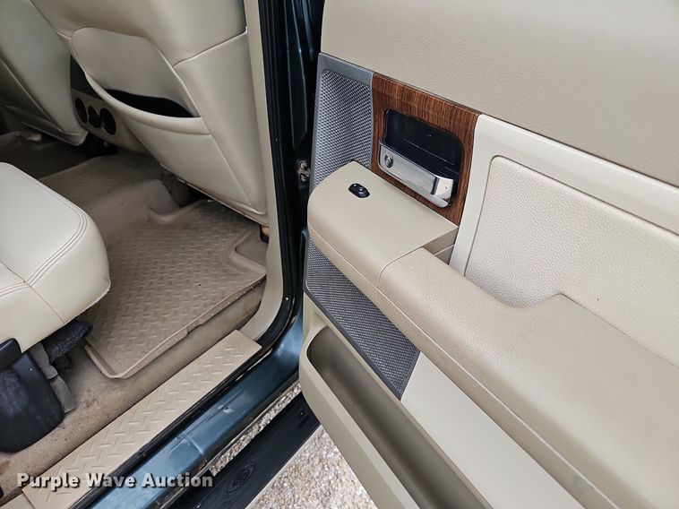 image for item EJ5388 2004 Ford F150 SuperCrew pickup truck