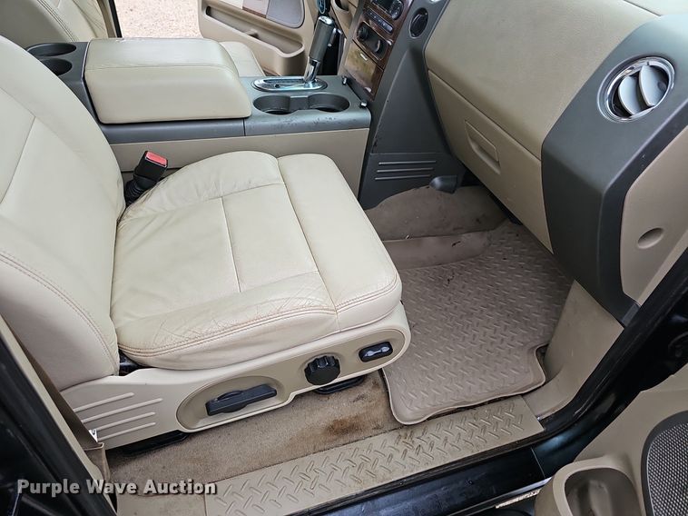 image for item EJ5388 2004 Ford F150 SuperCrew pickup truck