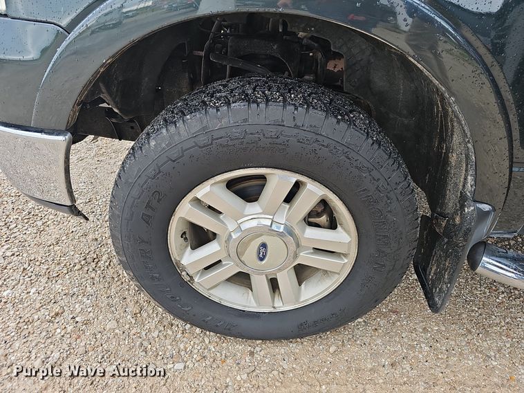 image for item EJ5388 2004 Ford F150 SuperCrew pickup truck