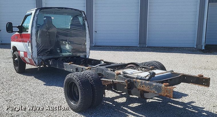 image for item EJ7953 2016 Ford E450 Super Duty van cab and chassis