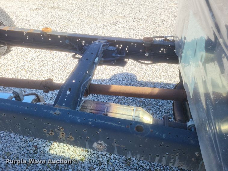 image for item EJ7953 2016 Ford E450 Super Duty van cab and chassis