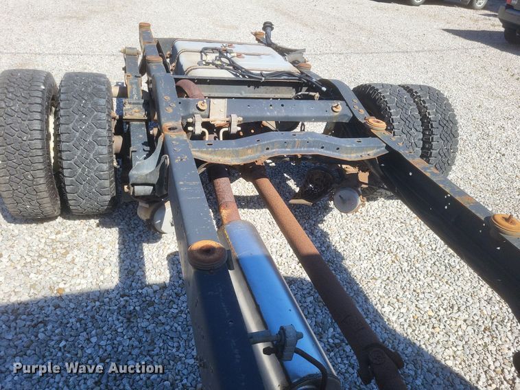 image for item EJ7953 2016 Ford E450 Super Duty van cab and chassis