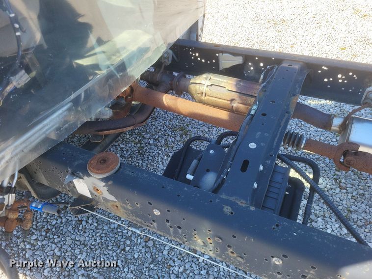 image for item EJ7953 2016 Ford E450 Super Duty van cab and chassis