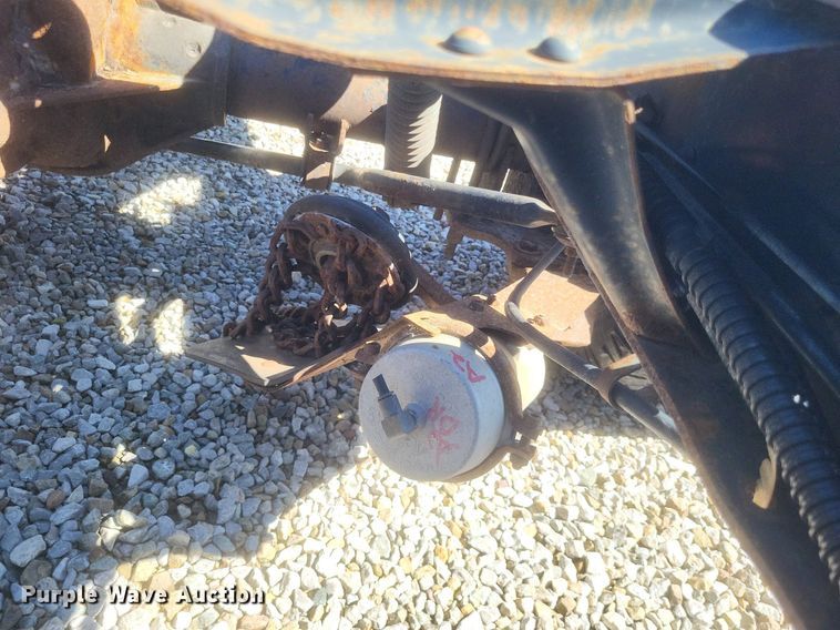 image for item EJ7953 2016 Ford E450 Super Duty van cab and chassis