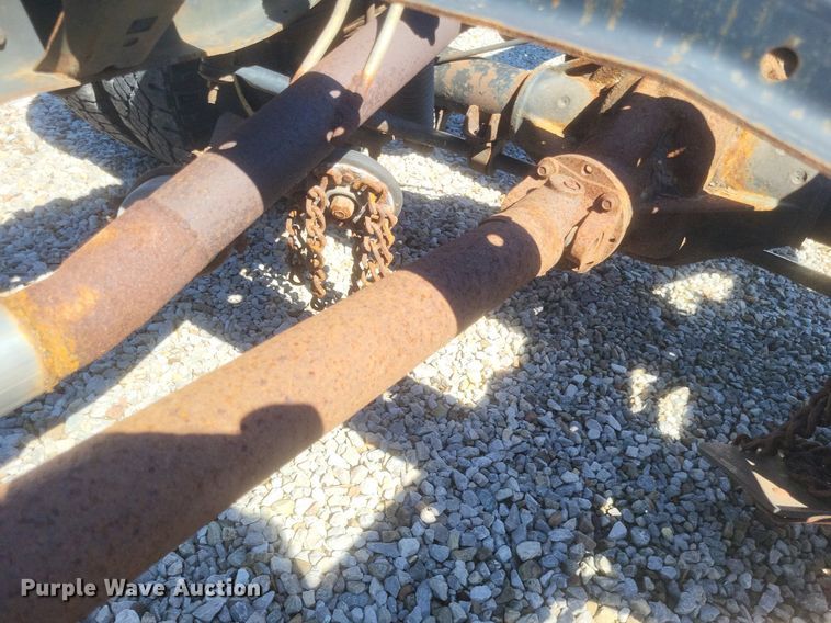 image for item EJ7953 2016 Ford E450 Super Duty van cab and chassis