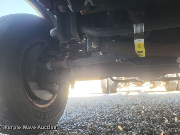 image for item EJ7953 2016 Ford E450 Super Duty van cab and chassis