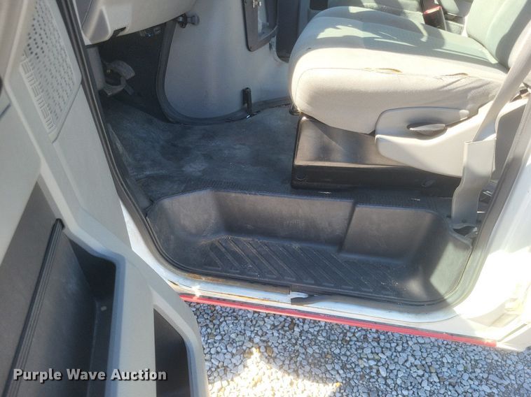 image for item EJ7953 2016 Ford E450 Super Duty van cab and chassis