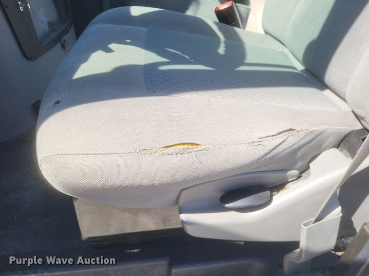 image for item EJ7953 2016 Ford E450 Super Duty van cab and chassis