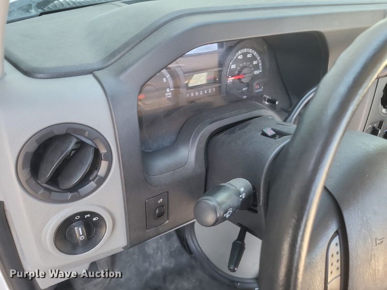 image for item EJ7953 2016 Ford E450 Super Duty van cab and chassis