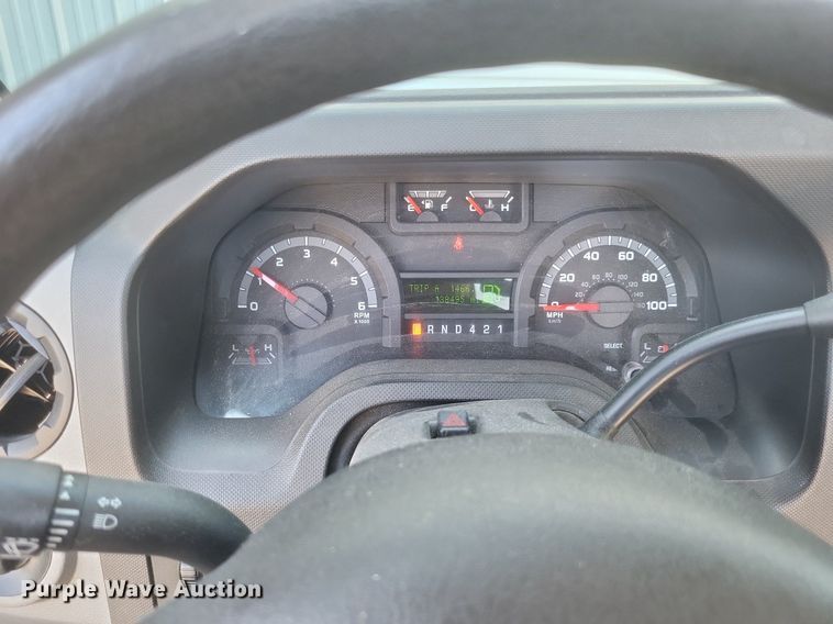 image for item EJ7953 2016 Ford E450 Super Duty van cab and chassis