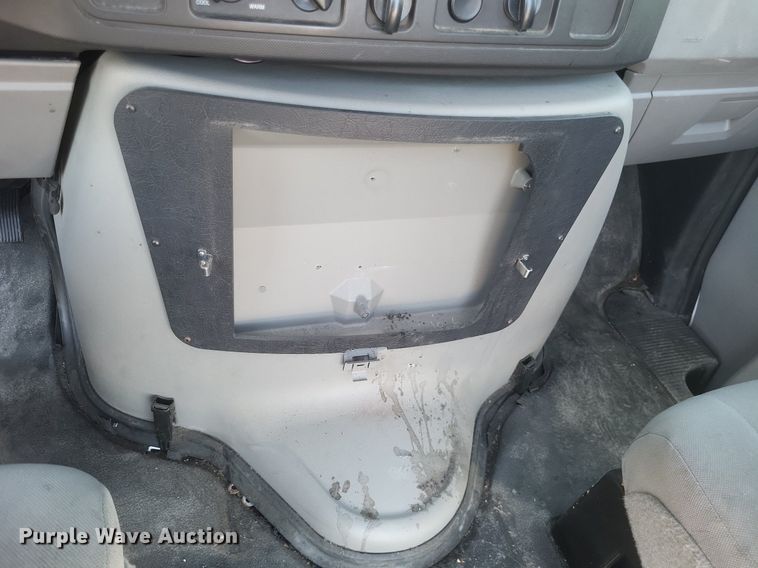 image for item EJ7953 2016 Ford E450 Super Duty van cab and chassis