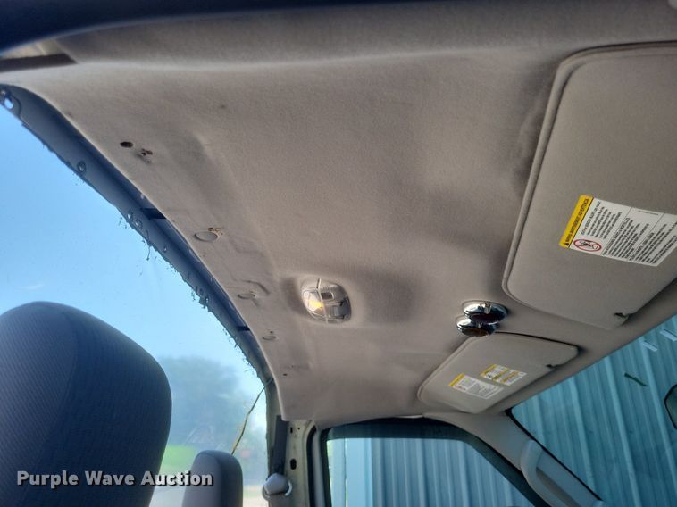 image for item EJ7953 2016 Ford E450 Super Duty van cab and chassis