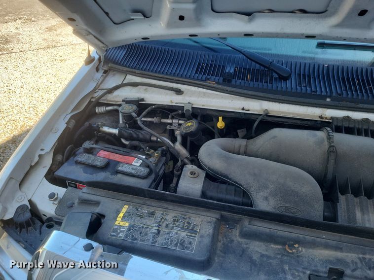 image for item EJ7953 2016 Ford E450 Super Duty van cab and chassis