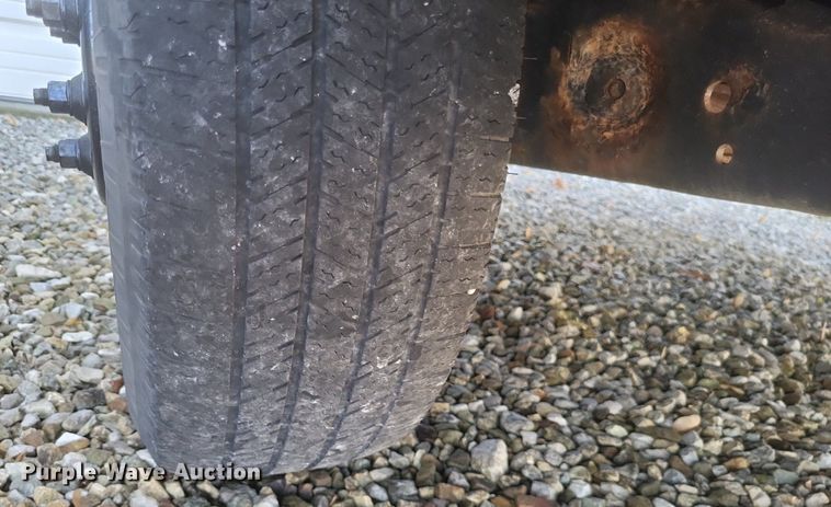 image for item EJ7953 2016 Ford E450 Super Duty van cab and chassis