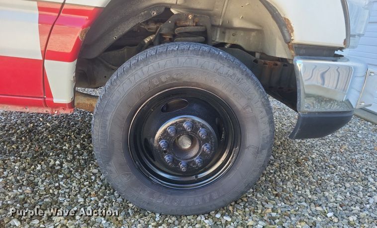 image for item EJ7953 2016 Ford E450 Super Duty van cab and chassis