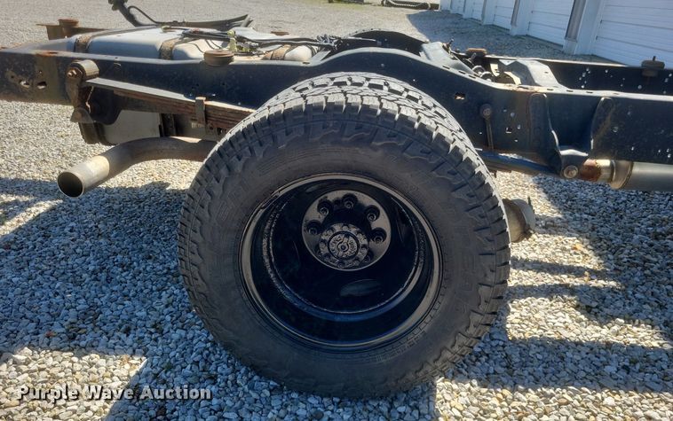 image for item EJ7953 2016 Ford E450 Super Duty van cab and chassis