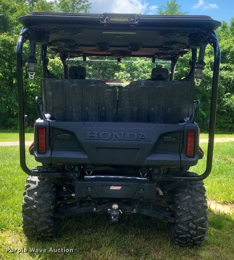 image for item EJ7979 2018 Honda Pioneer 1000-5 utility vehicle