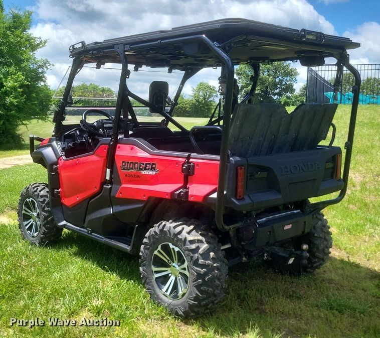 image for item EJ7979 2018 Honda Pioneer 1000-5 utility vehicle