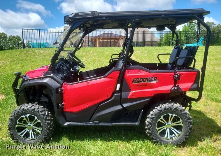 image for item EJ7979 2018 Honda Pioneer 1000-5 utility vehicle