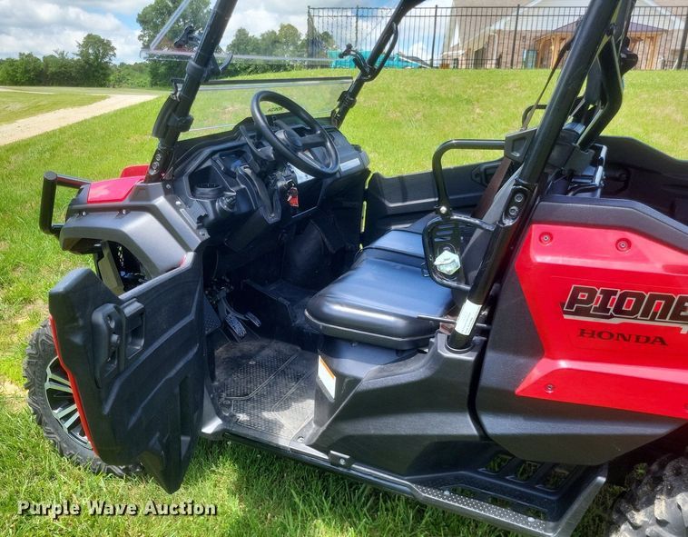 image for item EJ7979 2018 Honda Pioneer 1000-5 utility vehicle