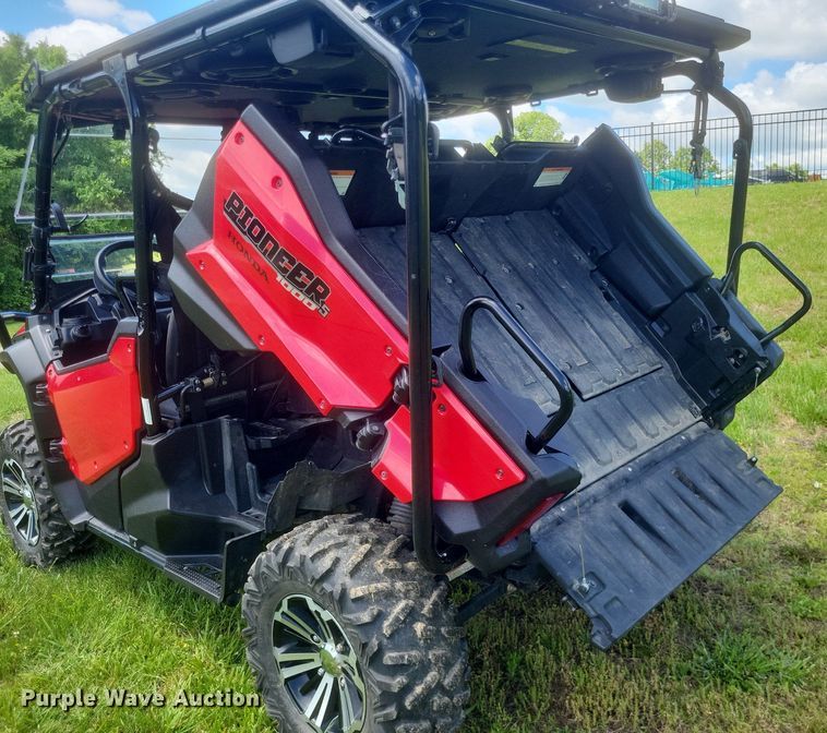 image for item EJ7979 2018 Honda Pioneer 1000-5 utility vehicle