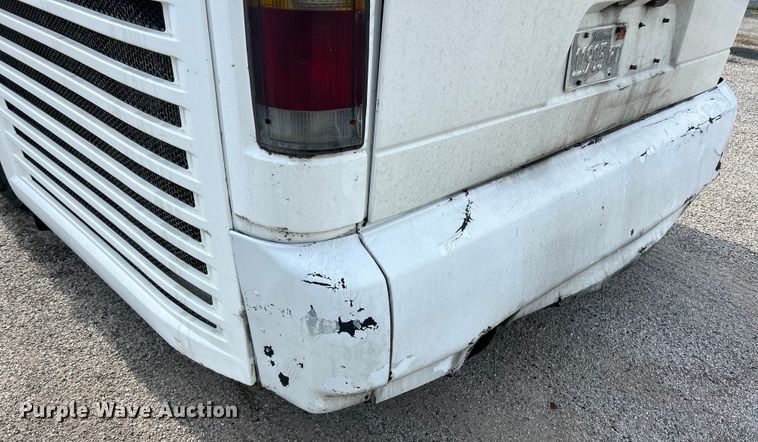 image for item EK4552 2001 MCI E4500 coach bus