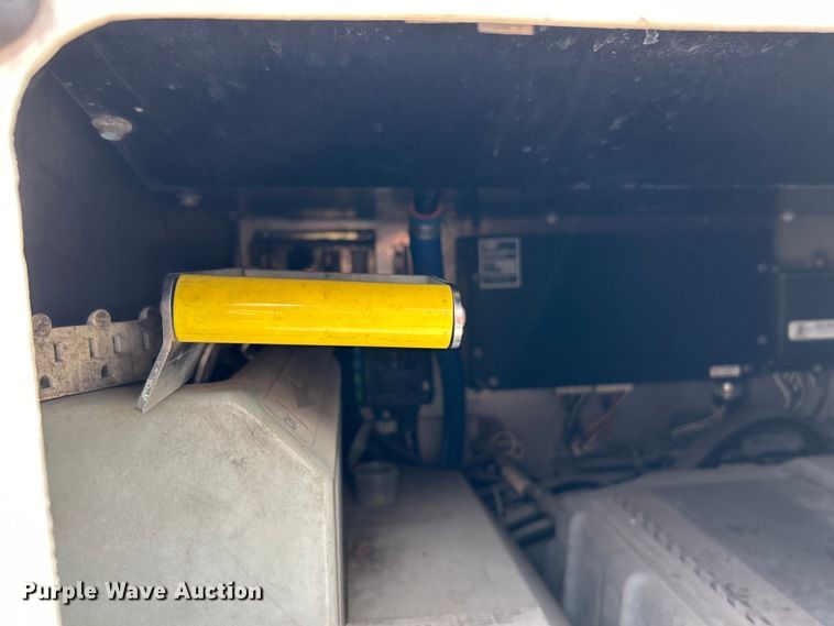 image for item EK4552 2001 MCI E4500 coach bus