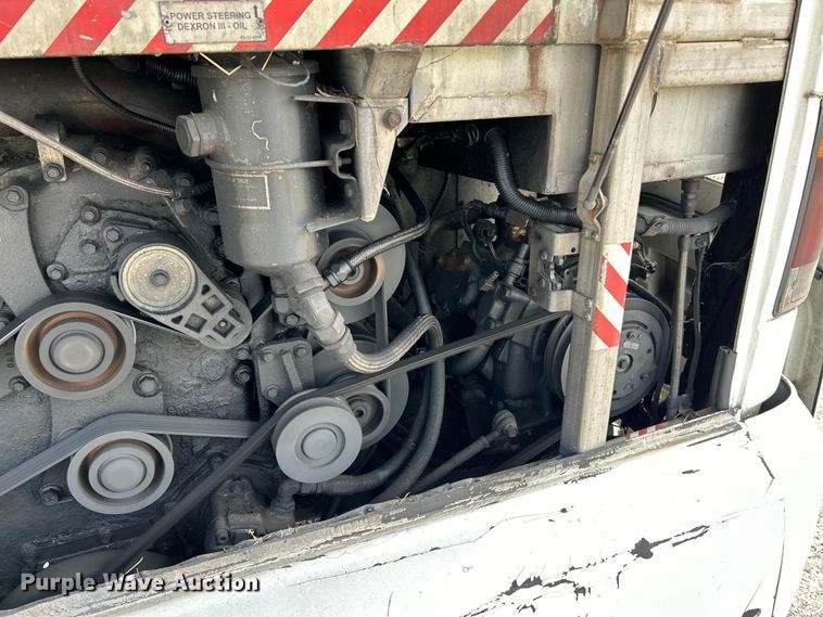 image for item EK4552 2001 MCI E4500 coach bus