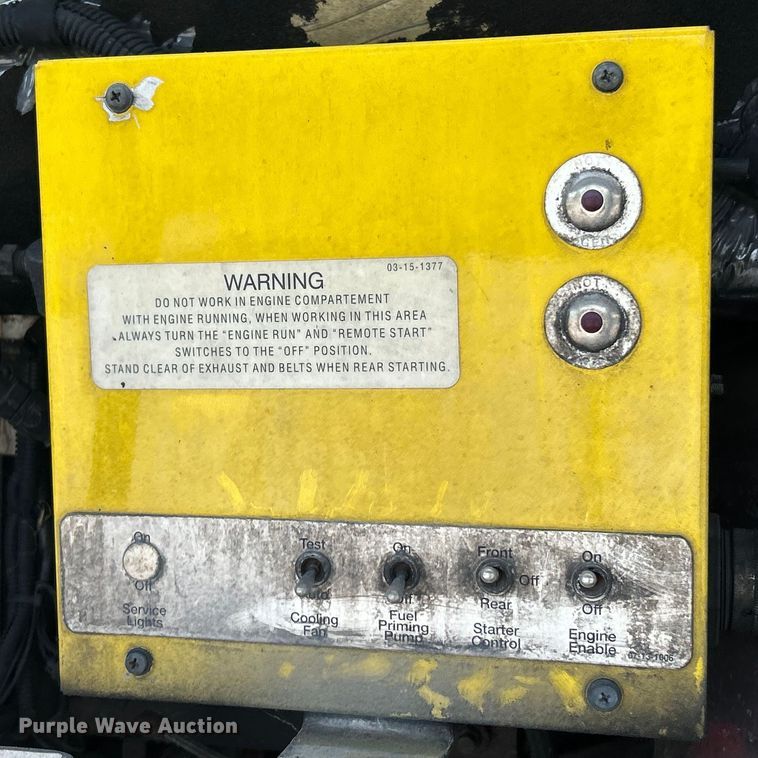 image for item EK4552 2001 MCI E4500 coach bus