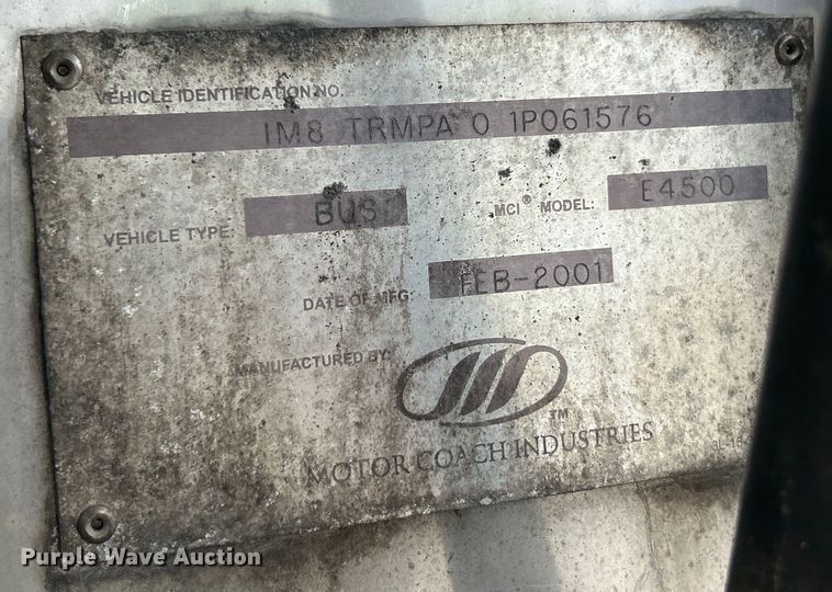 image for item EK4552 2001 MCI E4500 coach bus