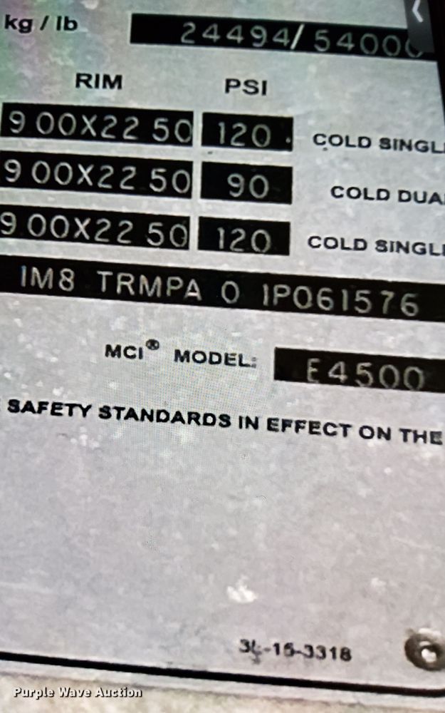 image for item EK4552 2001 MCI E4500 coach bus