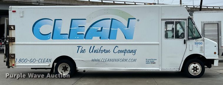 image for item EK4562 2007 Freightliner MT45 delivery truck