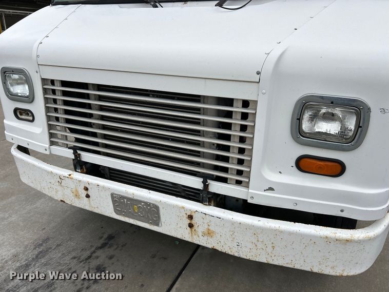 image for item EK4562 2007 Freightliner MT45 delivery truck