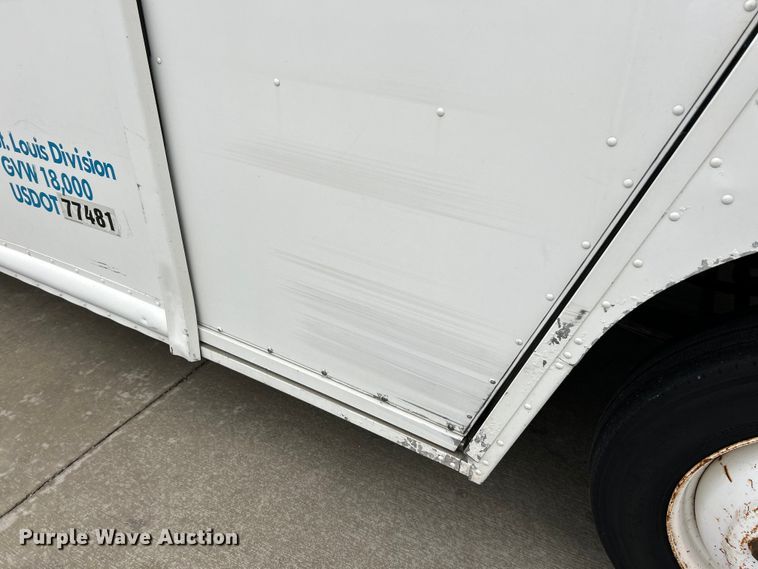 image for item EK4562 2007 Freightliner MT45 delivery truck