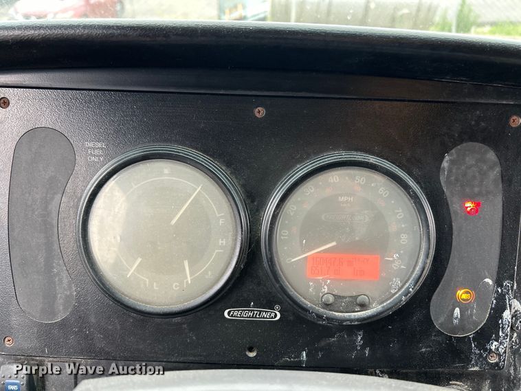 image for item EK4562 2007 Freightliner MT45 delivery truck