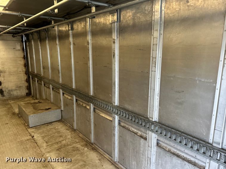 image for item EK4562 2007 Freightliner MT45 delivery truck