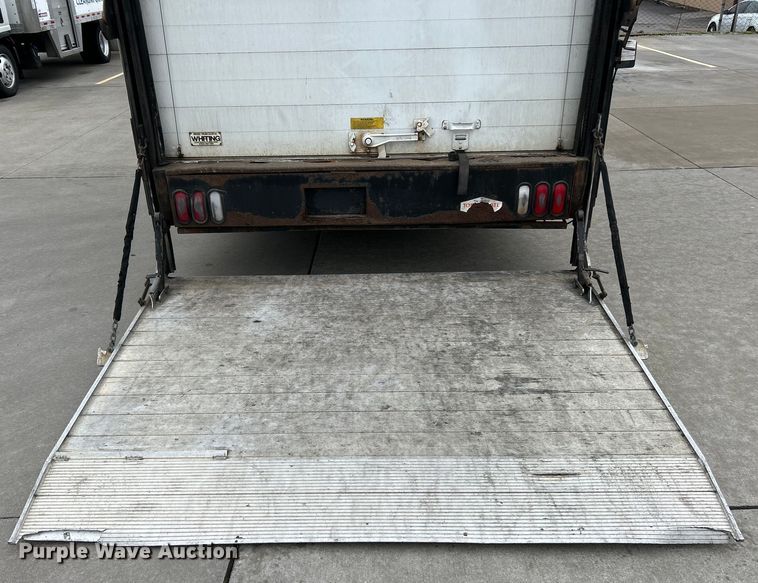 image for item EK4562 2007 Freightliner MT45 delivery truck