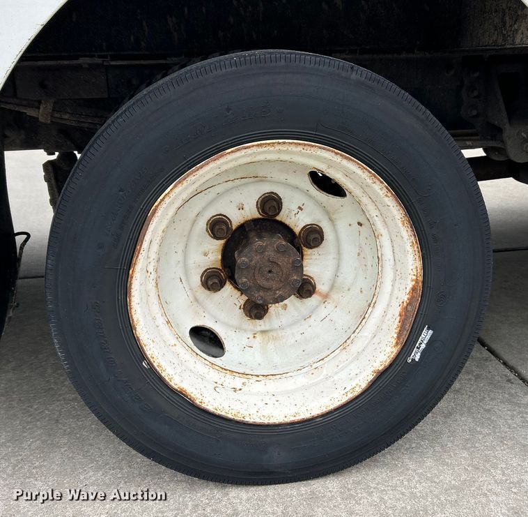 image for item EK4562 2007 Freightliner MT45 delivery truck