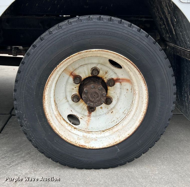 image for item EK4562 2007 Freightliner MT45 delivery truck