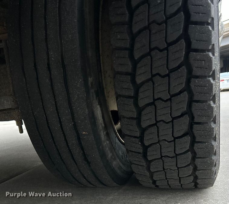 image for item EK4562 2007 Freightliner MT45 delivery truck