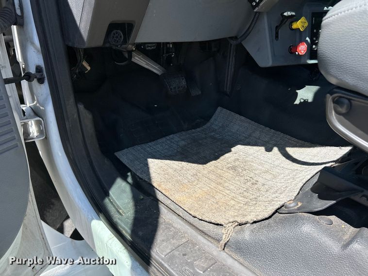 image for item EK4570 2015 Ford F750 Super Duty XL utility / service truck